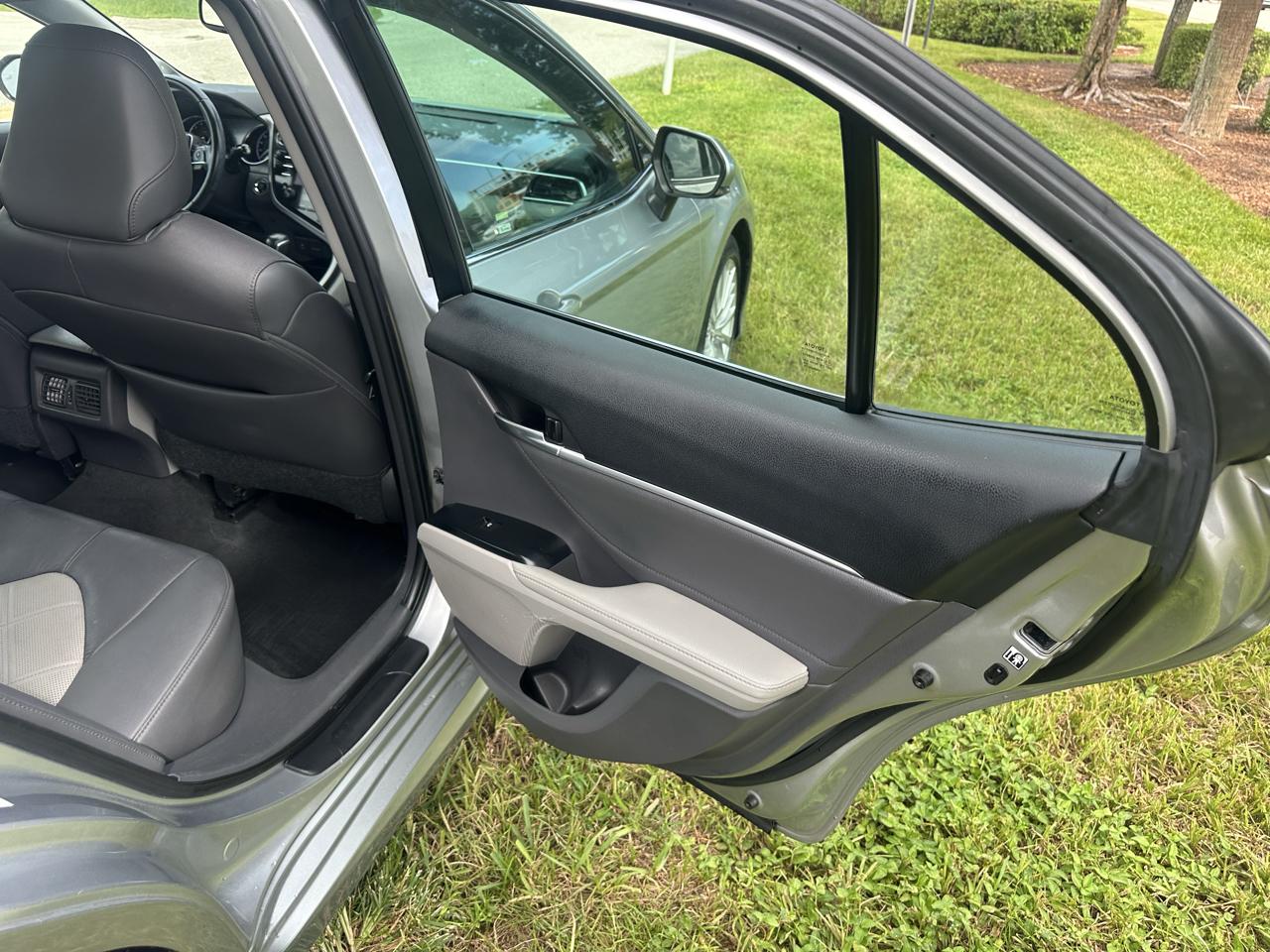 Toyota Camry 4dr Sdn I4 Auto XLE (Natl) 2018