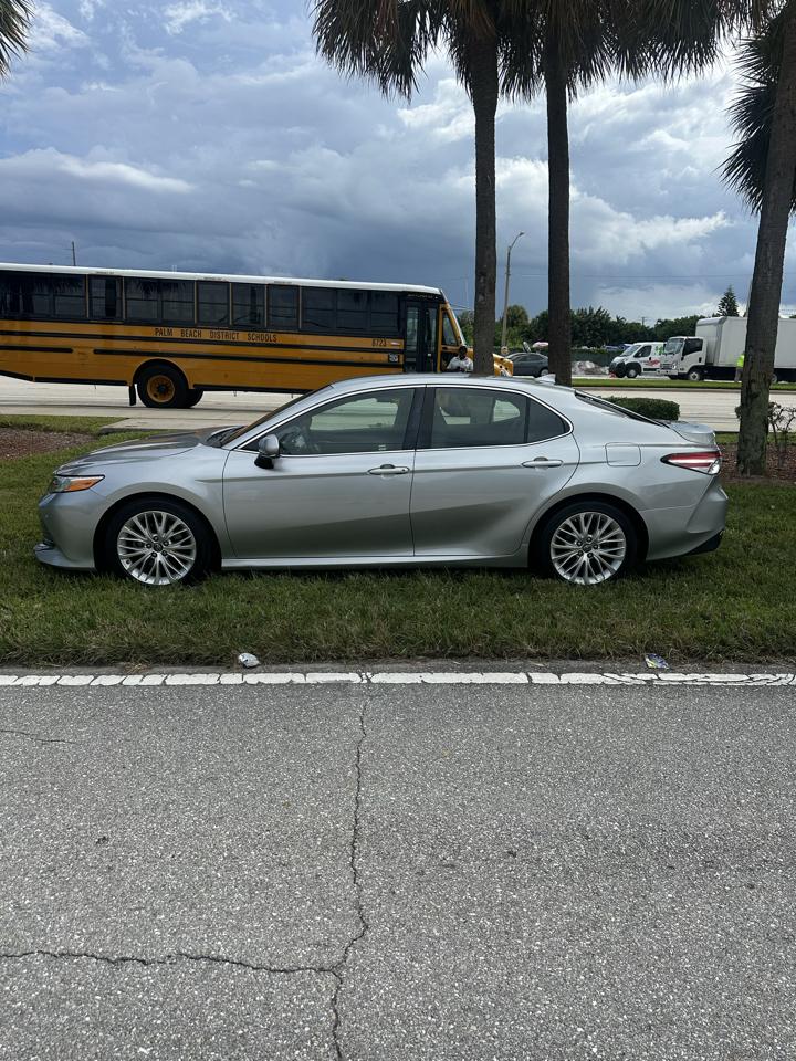 Toyota Camry 4dr Sdn I4 Auto XLE (Natl) 2018