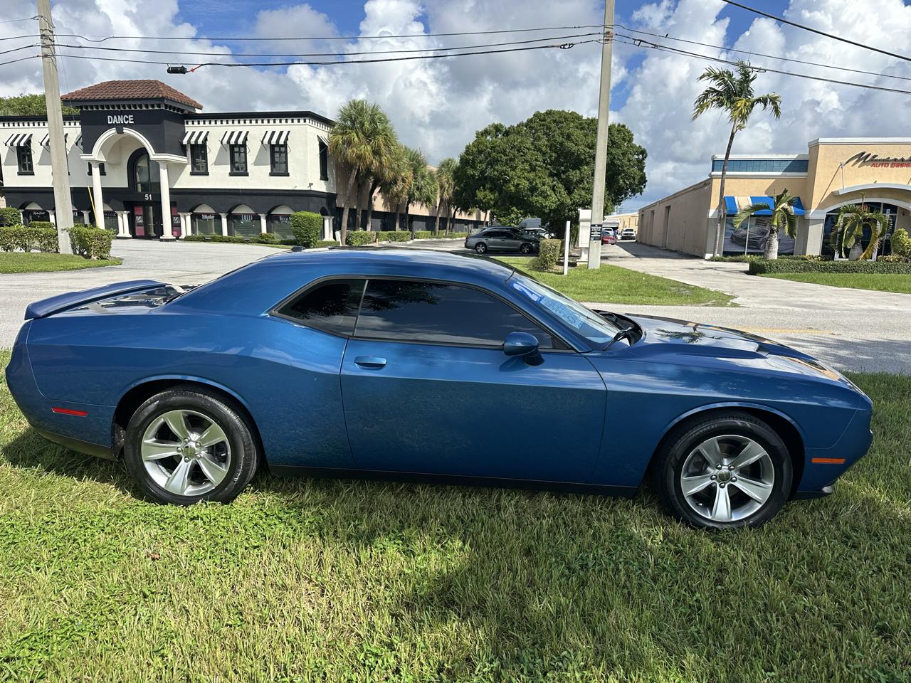Dodge Challenger SXT 2021