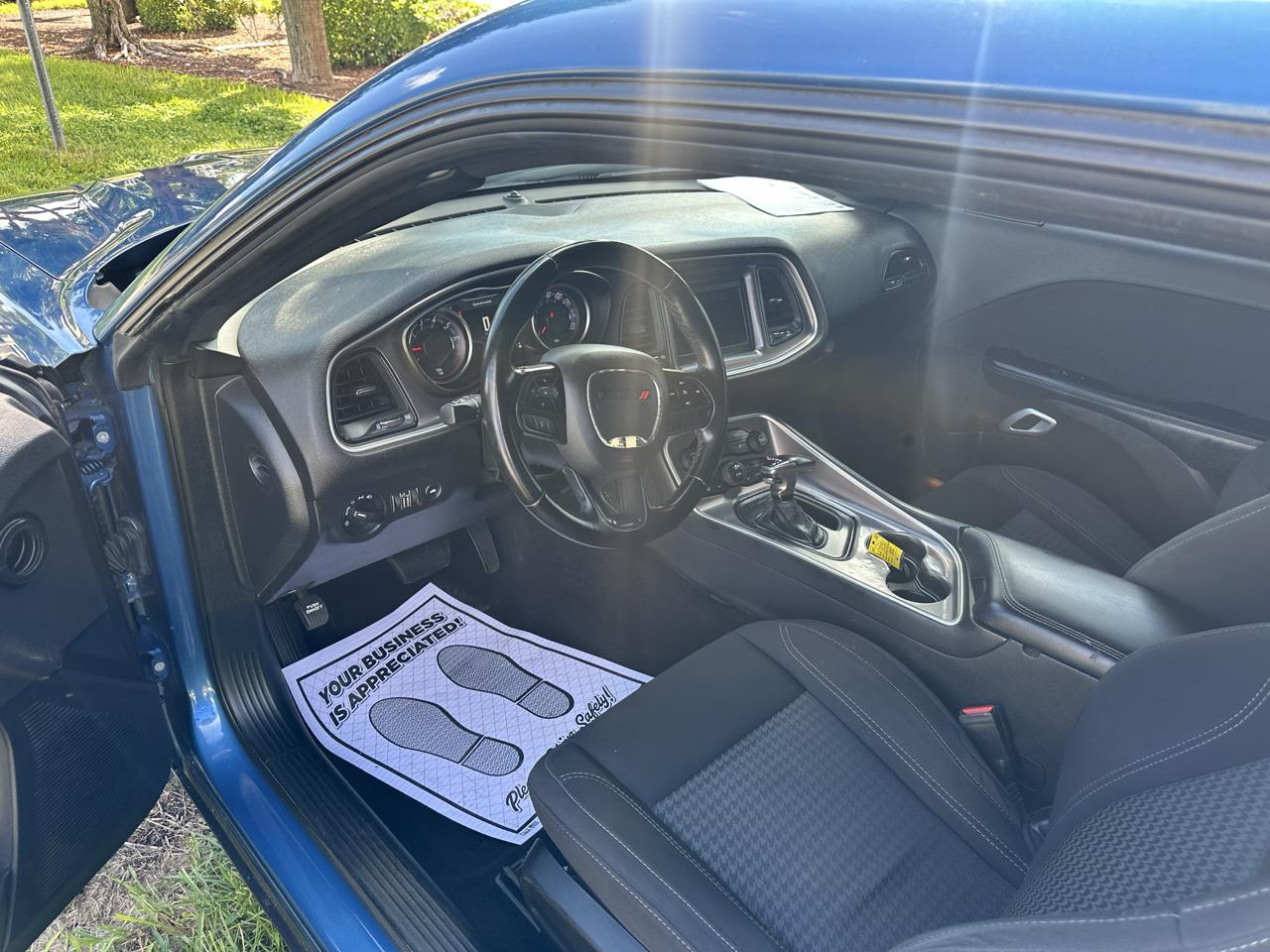 Dodge Challenger SXT 2021