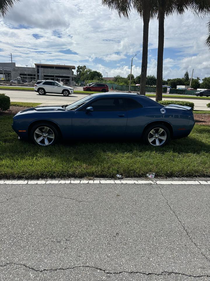 Dodge Challenger SXT 2021