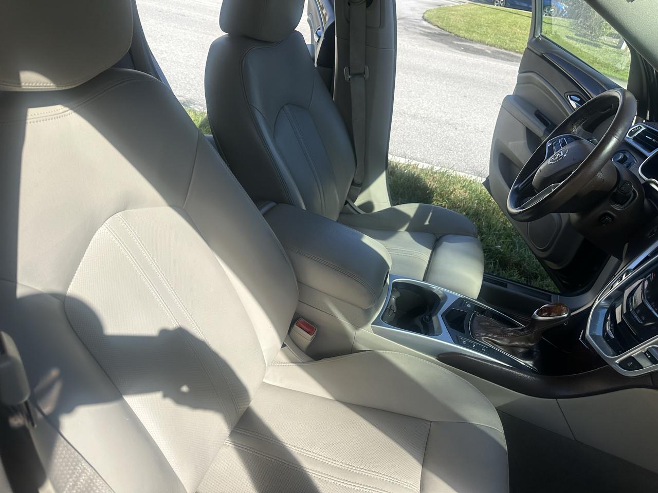 Cadillac SRX Luxury Collection FWD 2015