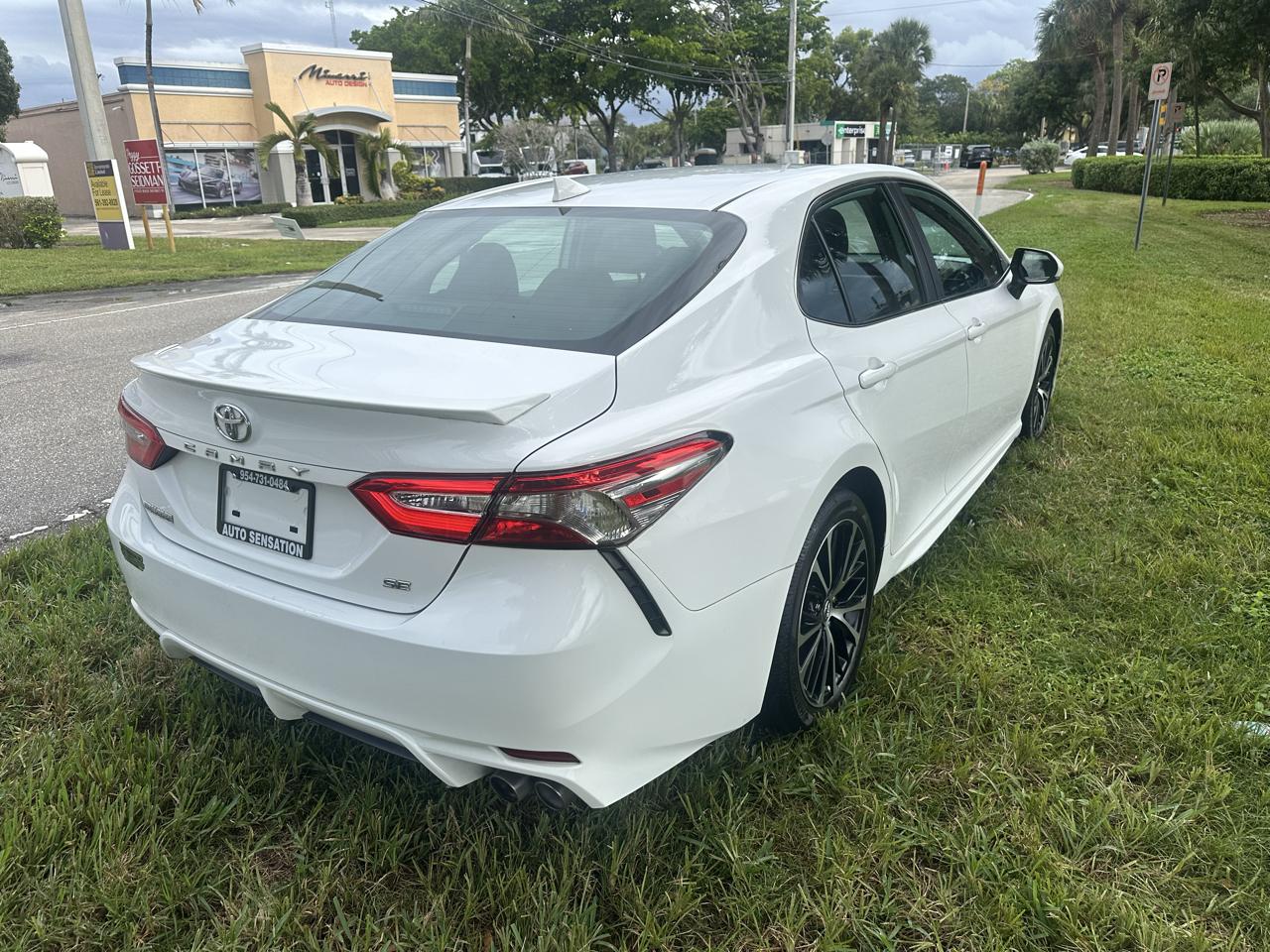 Toyota Camry SE V6 6-Spd AT 2019