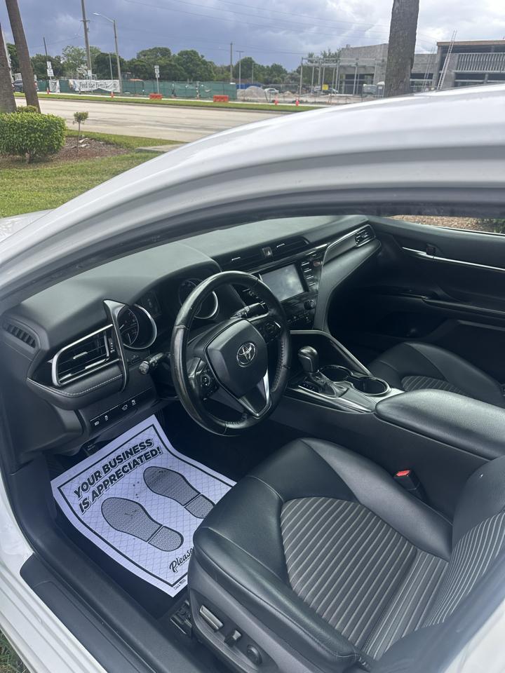 Toyota Camry SE V6 6-Spd AT 2019