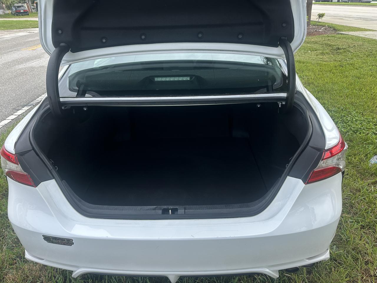 Toyota Camry SE V6 6-Spd AT 2019