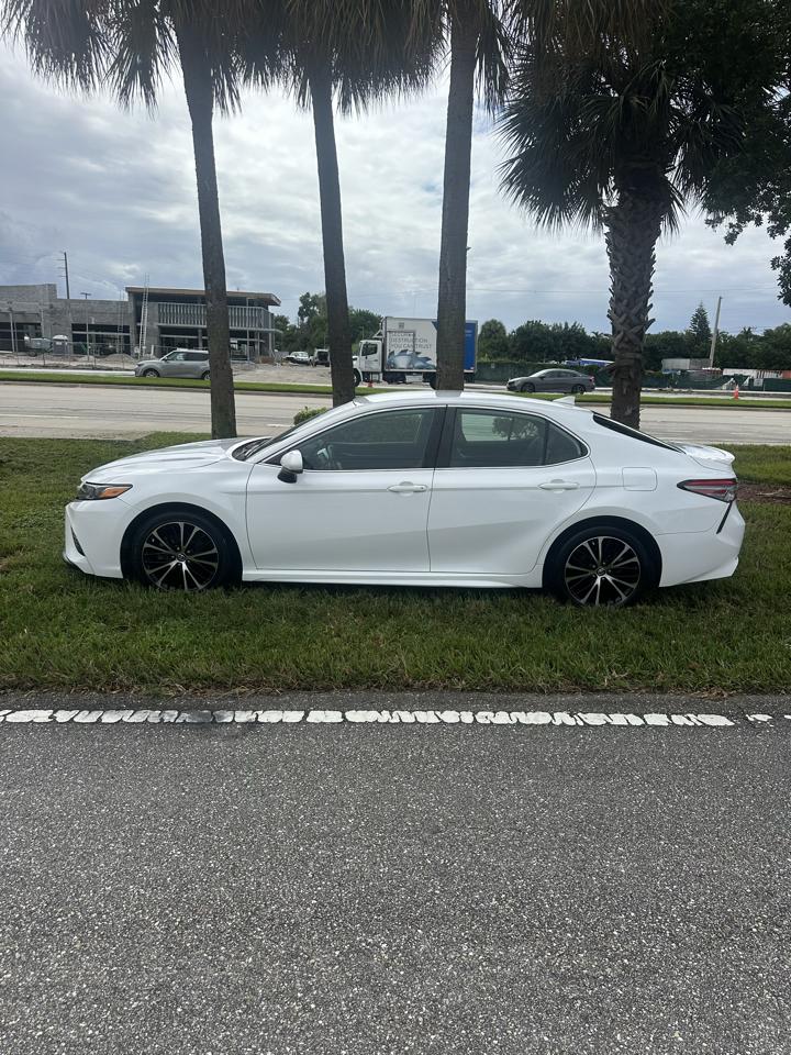 Toyota Camry SE V6 6-Spd AT 2019