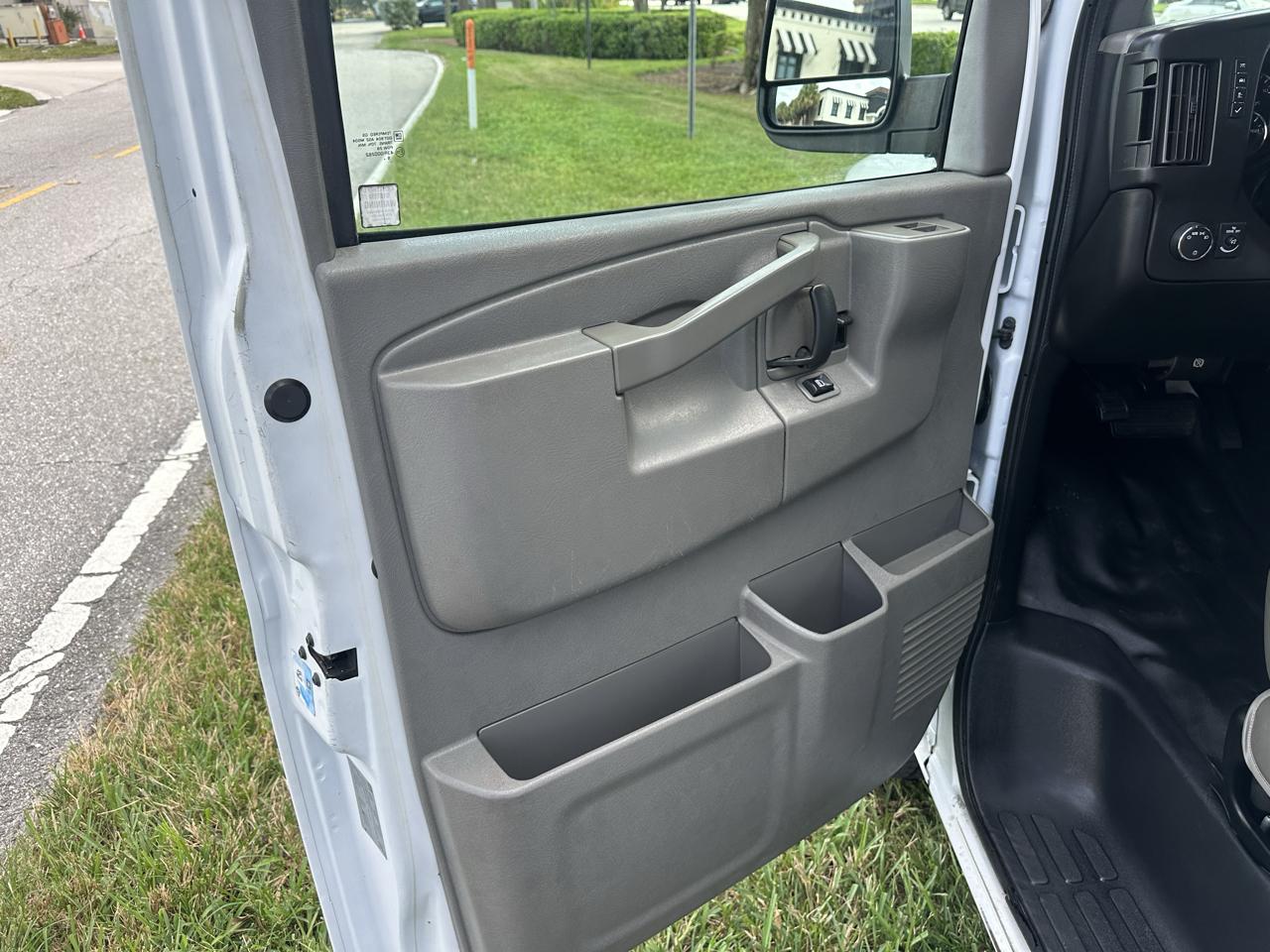 GMC Savana G2500 Cargo 2017