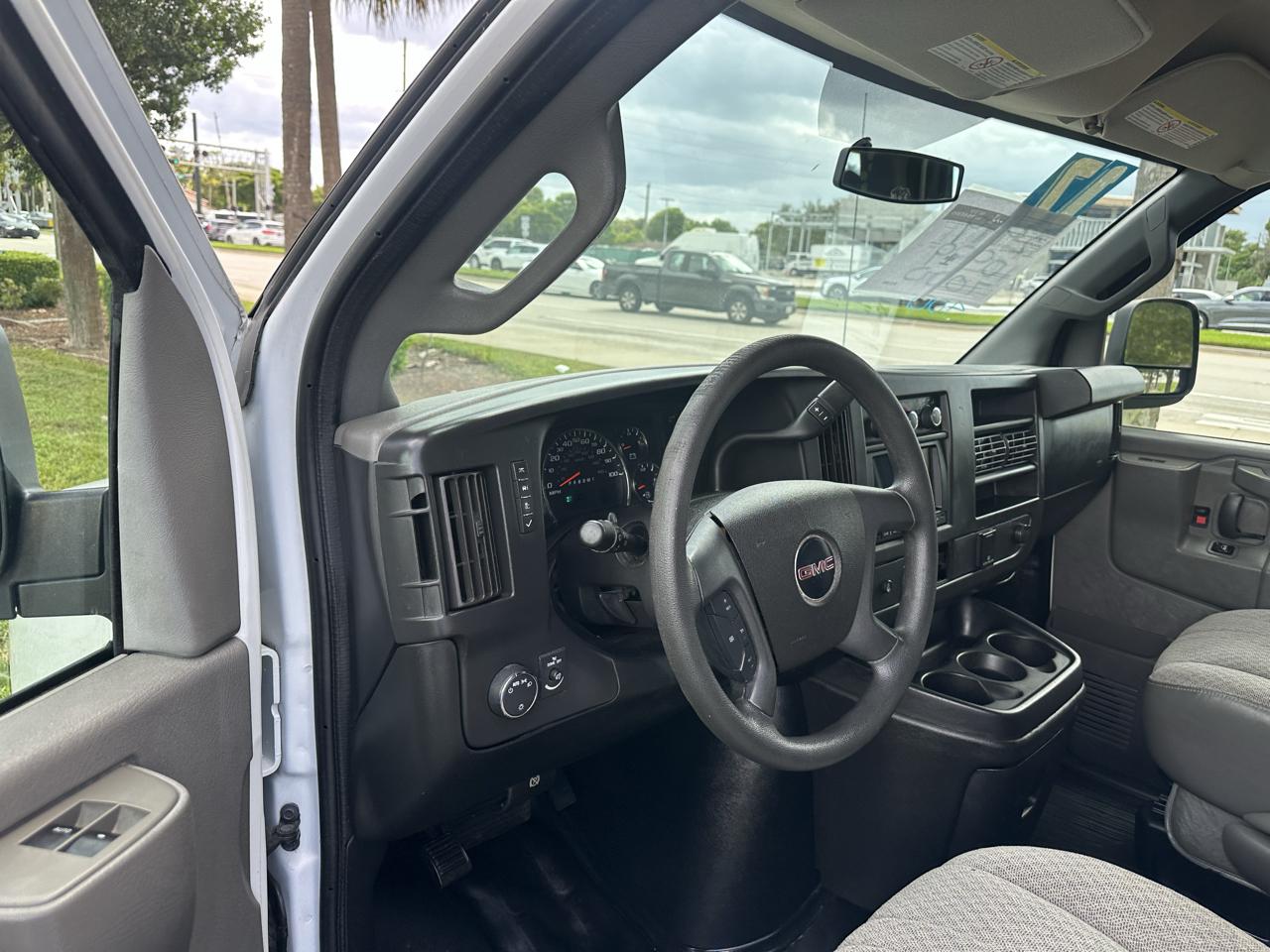 GMC Savana G2500 Cargo 2017