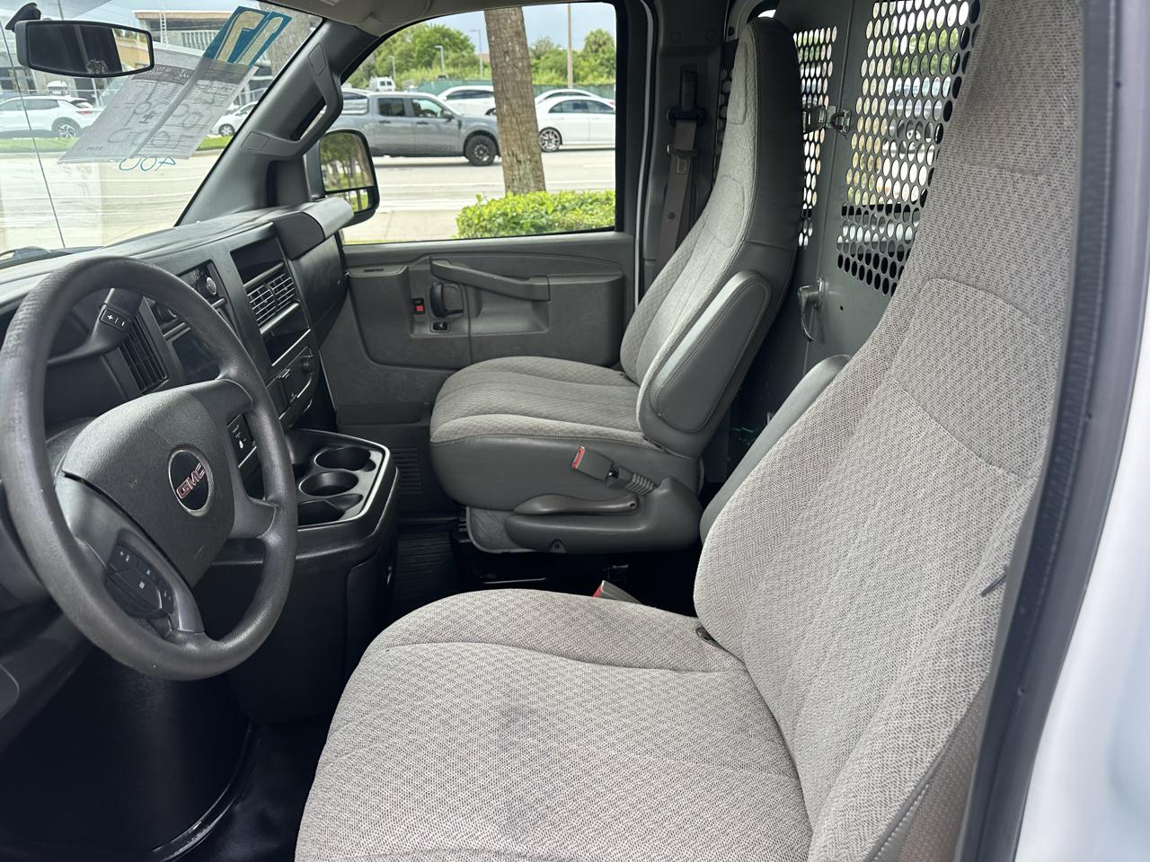 GMC Savana G2500 Cargo 2017