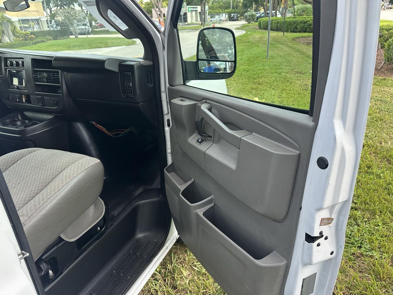 GMC Savana G2500 Cargo 2017