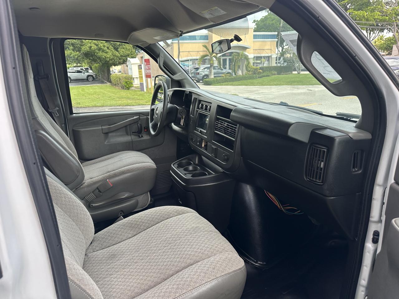 GMC Savana G2500 Cargo 2017