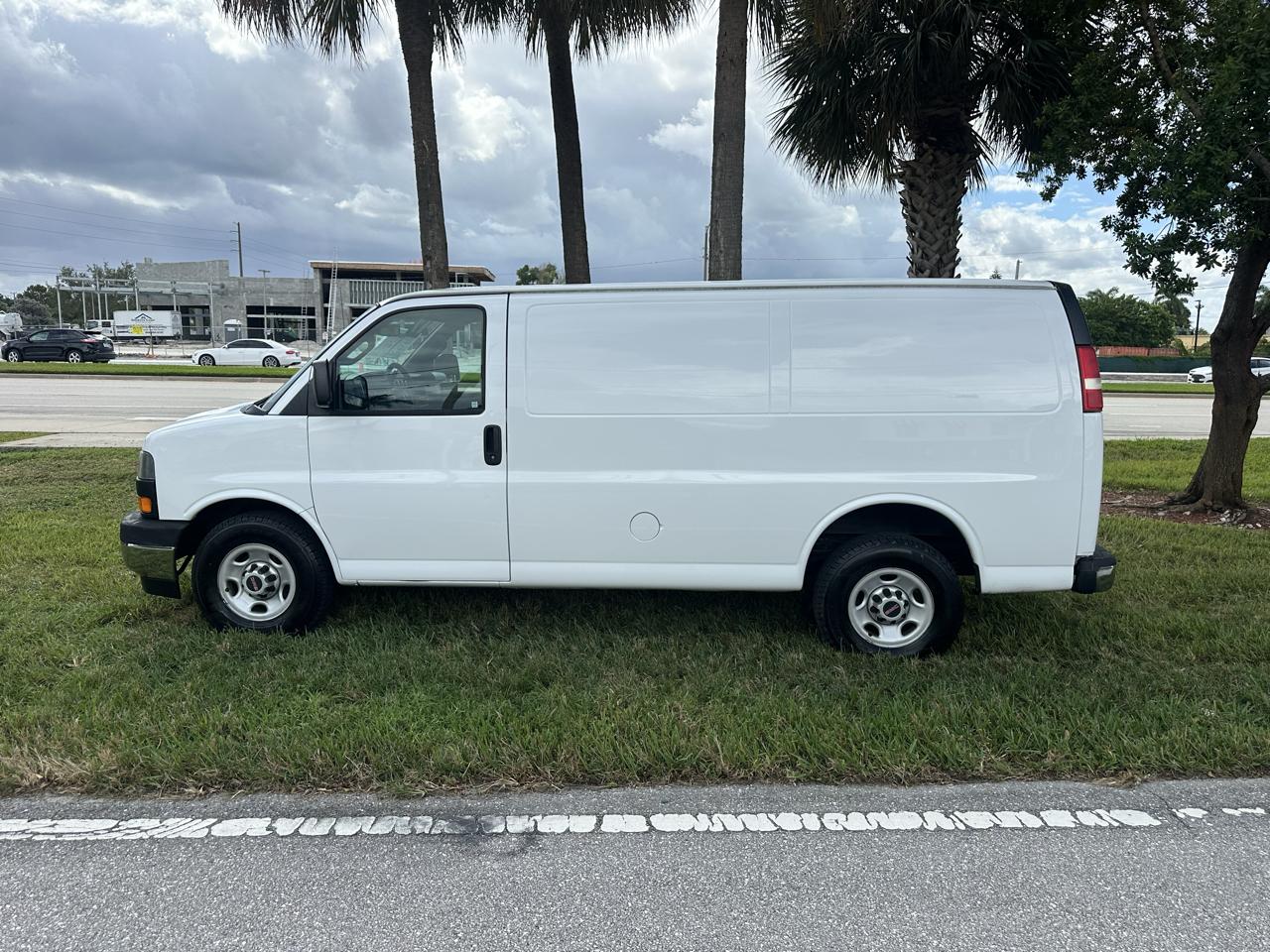 GMC Savana G2500 Cargo 2017