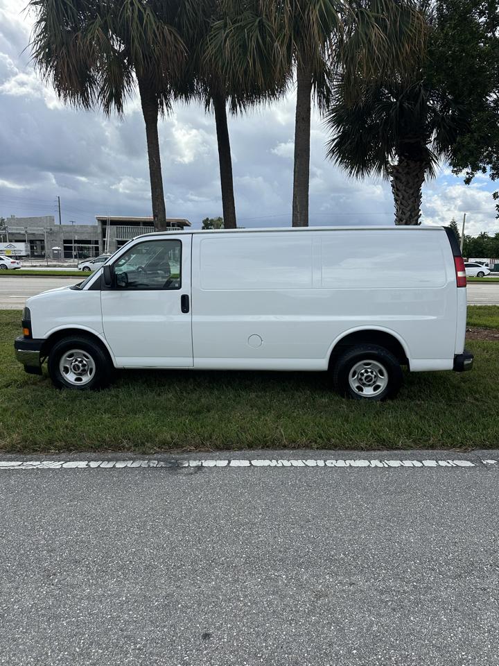 GMC Savana G2500 Cargo 2017