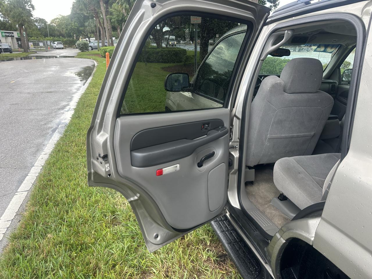 Chevrolet Tahoe 2WD 2003
