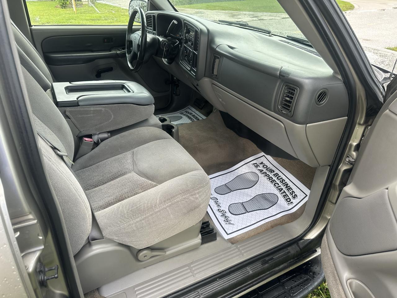 Chevrolet Tahoe 2WD 2003