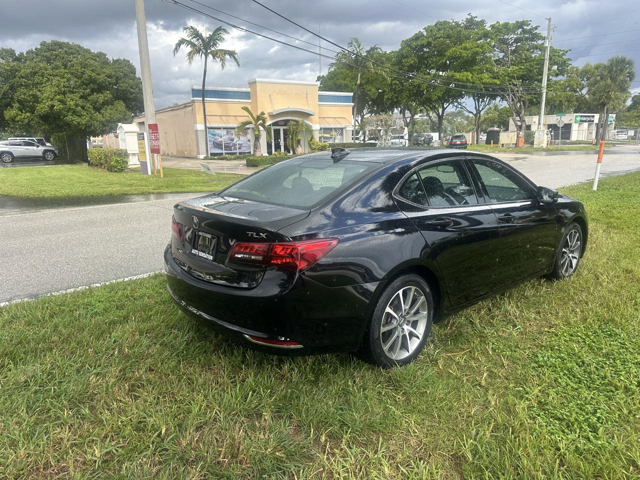 Acura TLX 9-Spd AT 2017