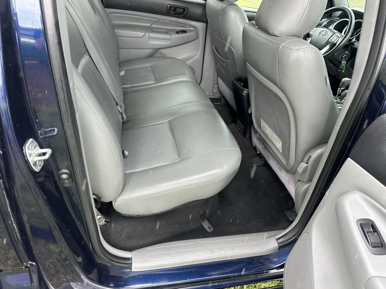 Toyota Tacoma PreRunner Double Cab V6 Auto 2WD 2012