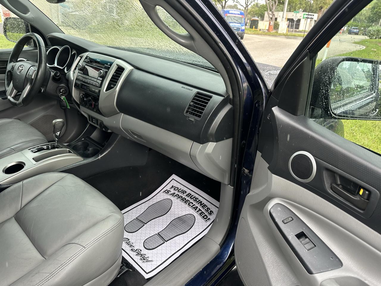 Toyota Tacoma PreRunner Double Cab V6 Auto 2WD 2012