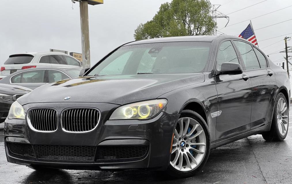 2012 BMW 7 Series 750i's photo