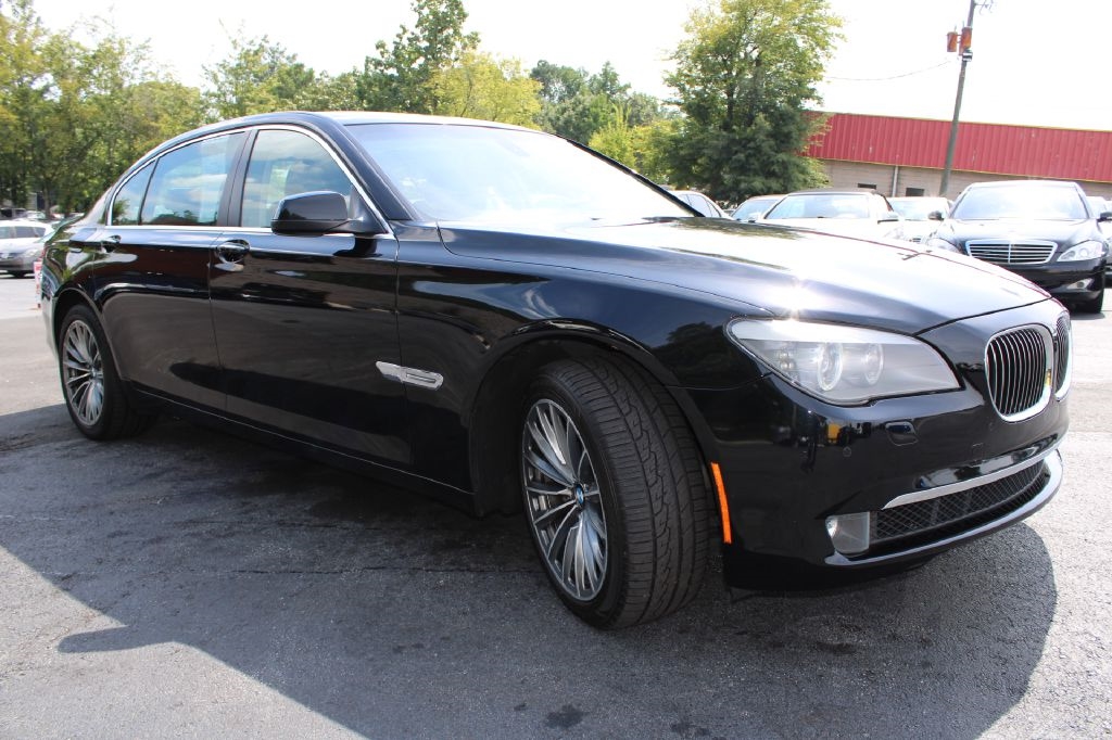 BMW 7 Series 4dr Sdn 740Li RWD 2011