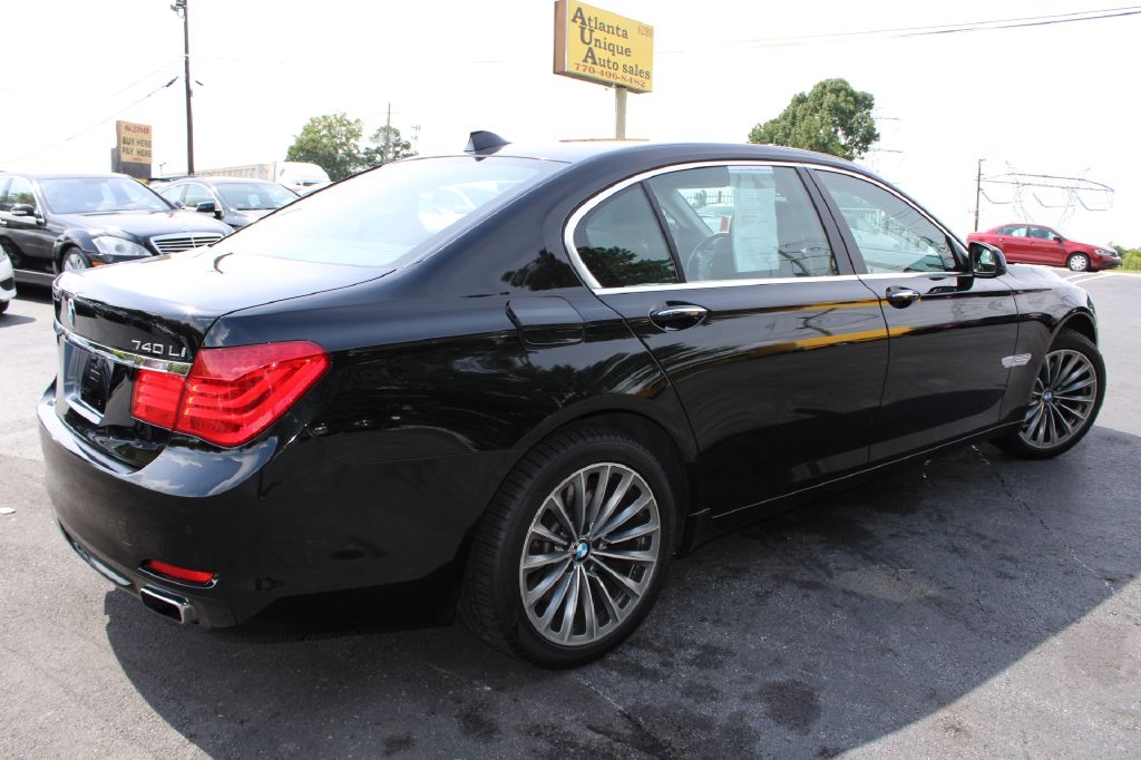 BMW 7 Series 4dr Sdn 740Li RWD 2011