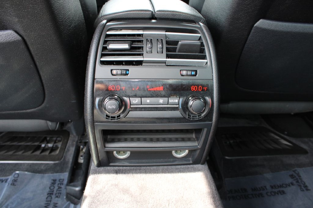 BMW 7 Series 4dr Sdn 740Li RWD 2011