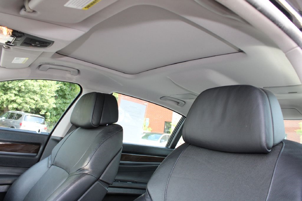 BMW 7 Series 4dr Sdn 740Li RWD 2011