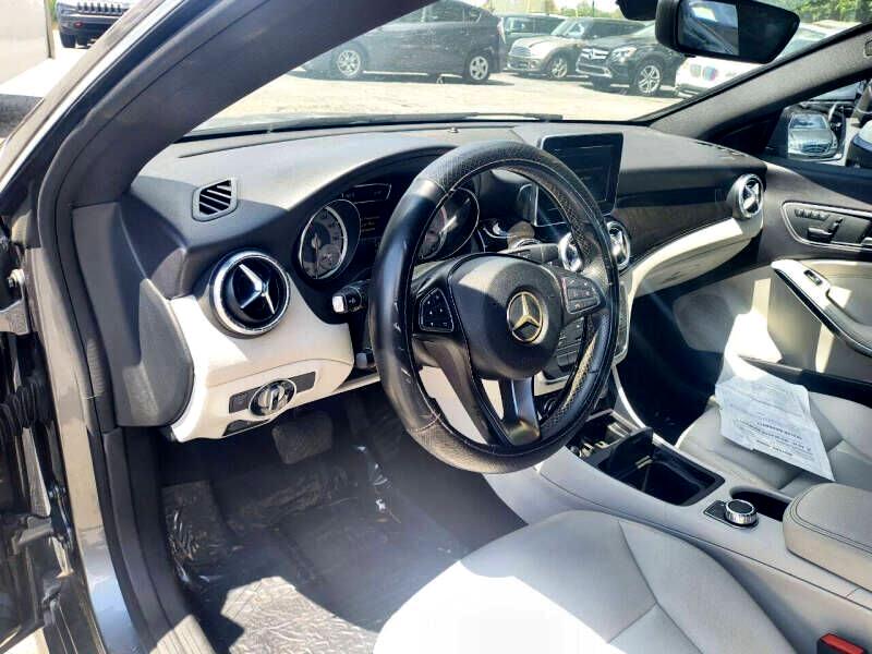 Mercedes-Benz CLA-Class 4dr Sdn CLA 250 FWD 2015 Mercedes-Benz CLA-Class 4dr Sdn CLA 250 FWD 2015