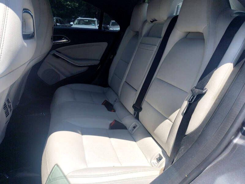 Mercedes-Benz CLA-Class 4dr Sdn CLA 250 FWD 2015 Mercedes-Benz CLA-Class 4dr Sdn CLA 250 FWD 2015