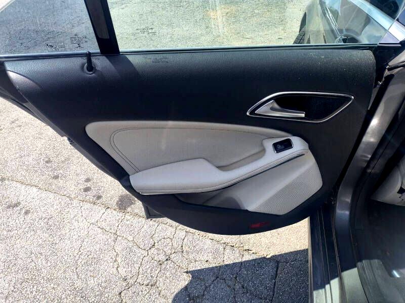 Mercedes-Benz CLA-Class 4dr Sdn CLA 250 FWD 2015 Mercedes-Benz CLA-Class 4dr Sdn CLA 250 FWD 2015