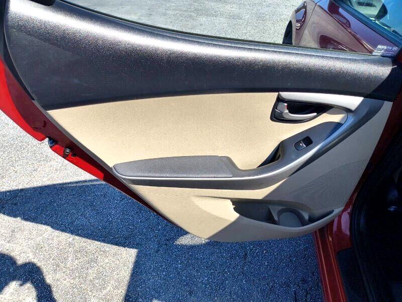 Hyundai Elantra 4dr Sdn Auto SE (Ulsan Plant) 2016 Hyundai Elantra 4dr Sdn Auto SE (Ulsan Plant) 2016