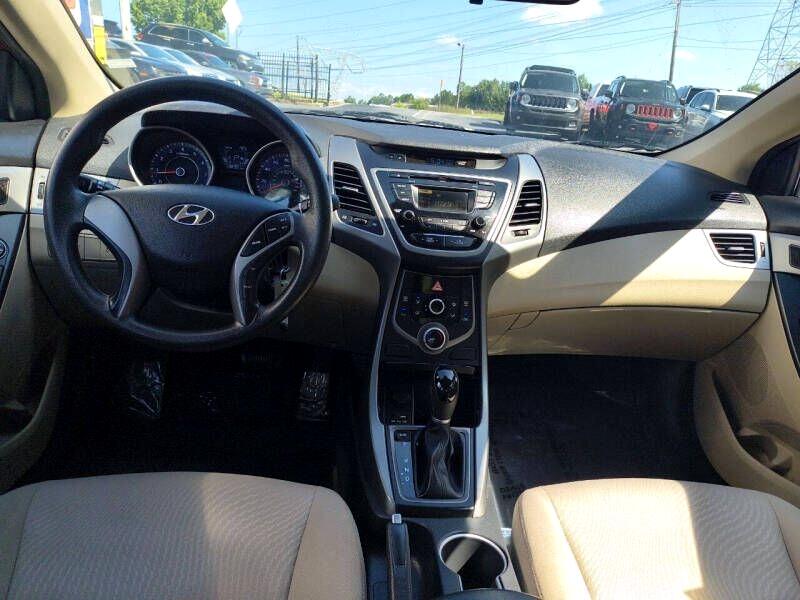 Hyundai Elantra 4dr Sdn Auto SE (Ulsan Plant) 2016 Hyundai Elantra 4dr Sdn Auto SE (Ulsan Plant) 2016