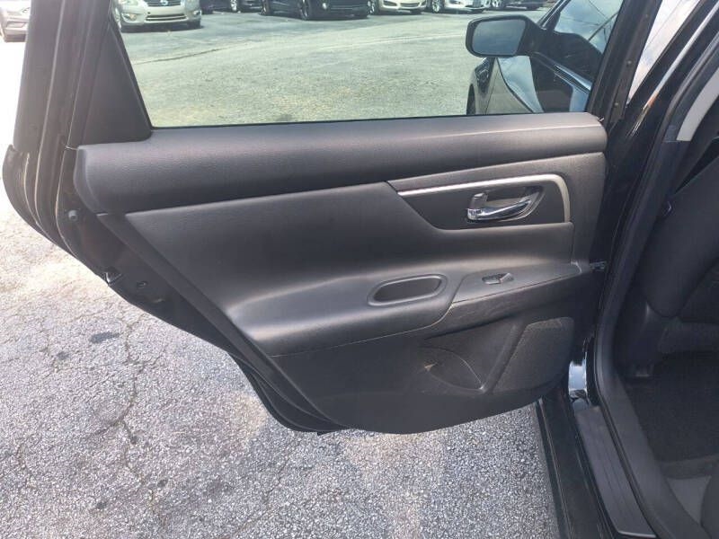 Nissan Altima 4dr Sdn I4 2.5 SV 2016