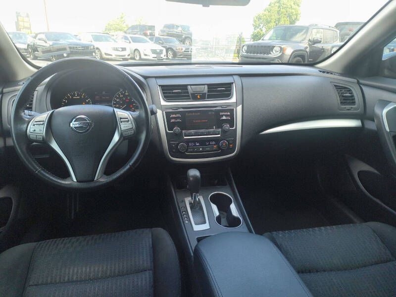 Nissan Altima 4dr Sdn I4 2.5 SV 2016