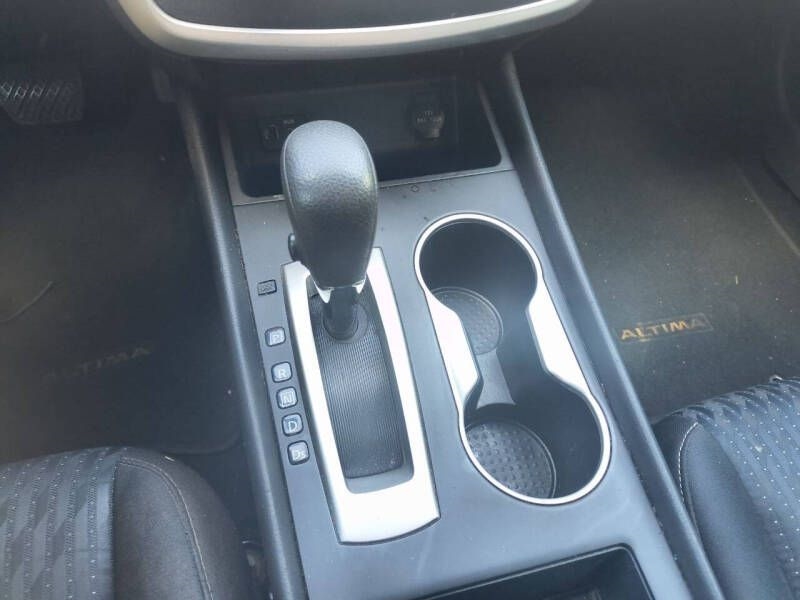 Nissan Altima 4dr Sdn I4 2.5 SV 2016