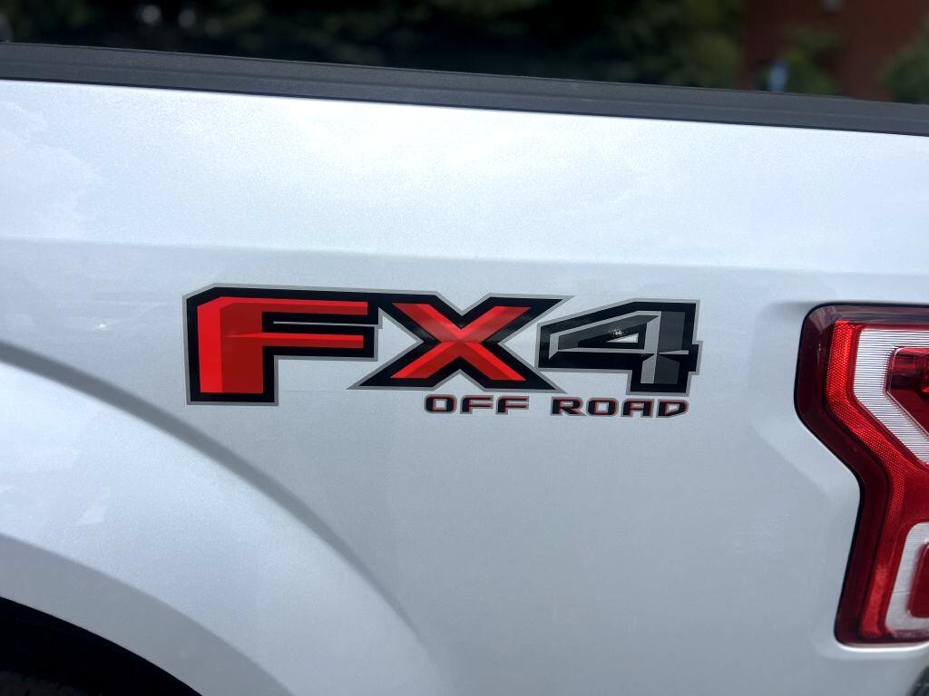 Ford F-150 XLT 4WD SuperCrew 5.5' Box 2018 Ford F-150 XLT 4WD SuperCrew 5.5' Box 2018