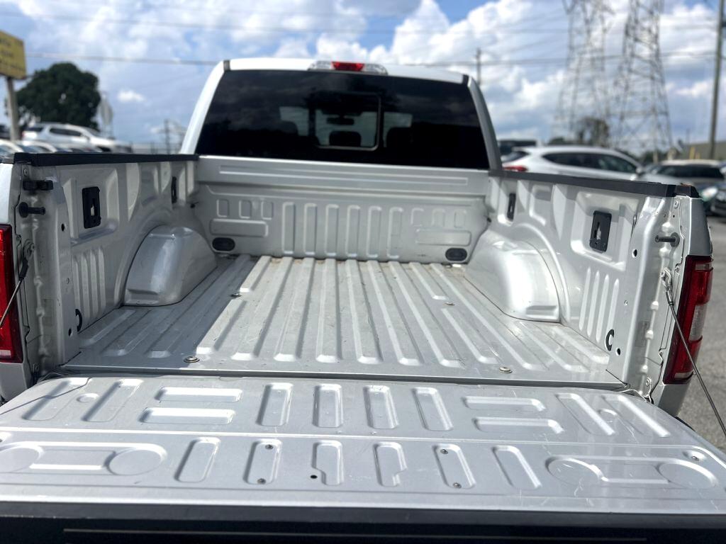 Ford F-150 XLT 4WD SuperCrew 5.5' Box 2018 Ford F-150 XLT 4WD SuperCrew 5.5' Box 2018