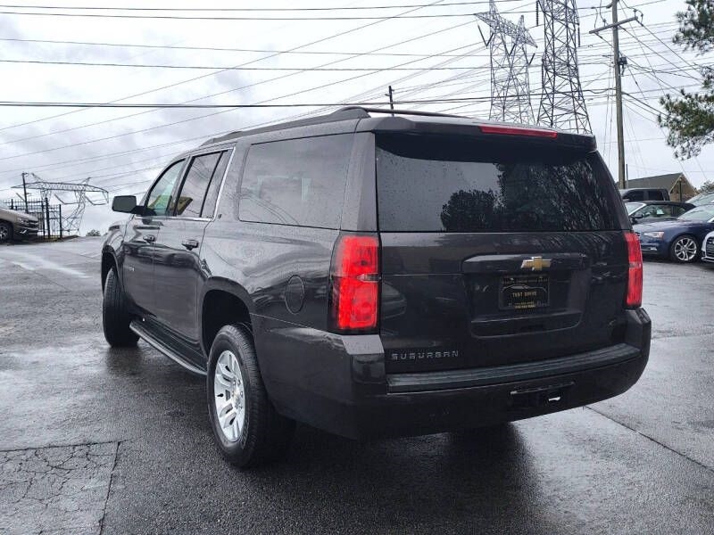 Chevrolet Suburban 2WD 4dr 1500 LT 2018 Chevrolet Suburban 2WD 4dr 1500 LT 2018