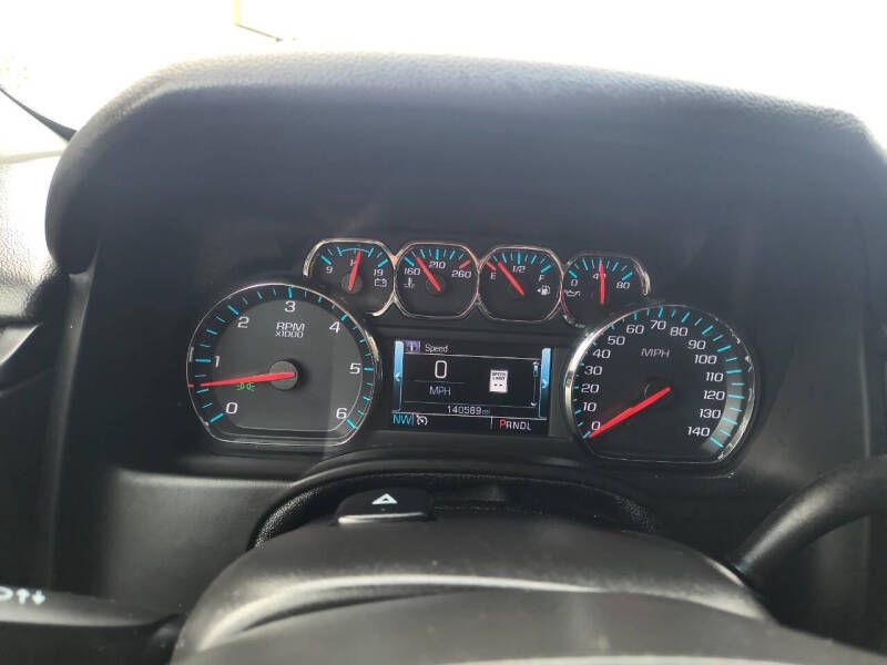 Chevrolet Suburban 2WD 4dr 1500 LT 2018 Chevrolet Suburban 2WD 4dr 1500 LT 2018