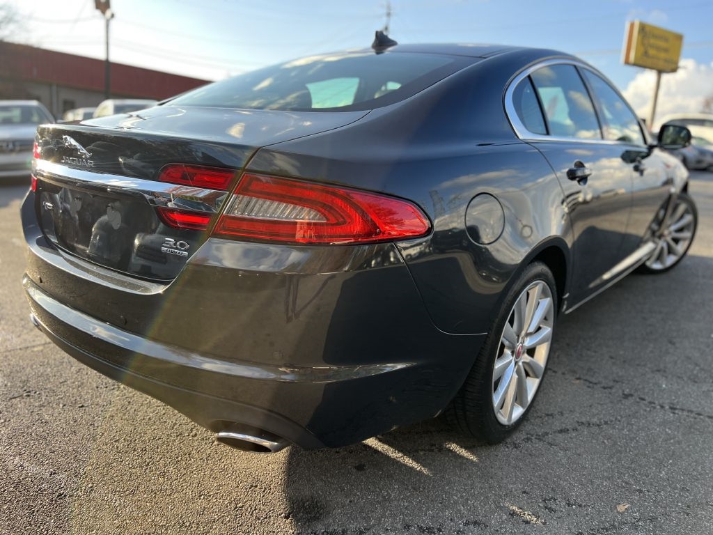 Jaguar XF 4dr Sdn V6 SC AWD 2014 Jaguar XF 4dr Sdn V6 SC AWD 2014