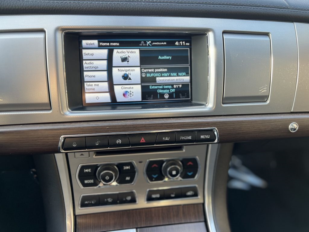 Jaguar XF 4dr Sdn V6 SC AWD 2014 Jaguar XF 4dr Sdn V6 SC AWD 2014