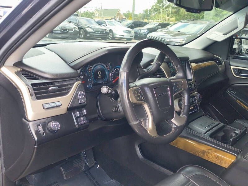GMC Yukon 2WD 4dr Denali 2017 GMC Yukon 2WD 4dr Denali 2017