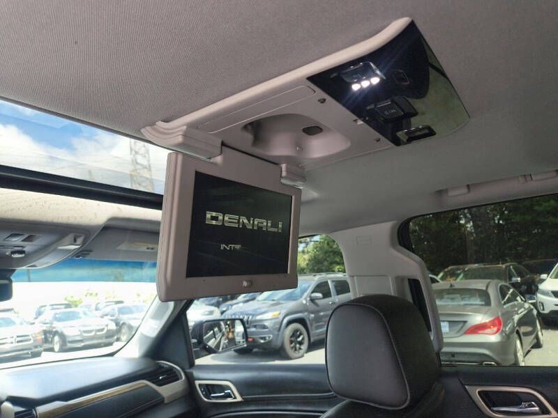 GMC Yukon 2WD 4dr Denali 2017 GMC Yukon 2WD 4dr Denali 2017