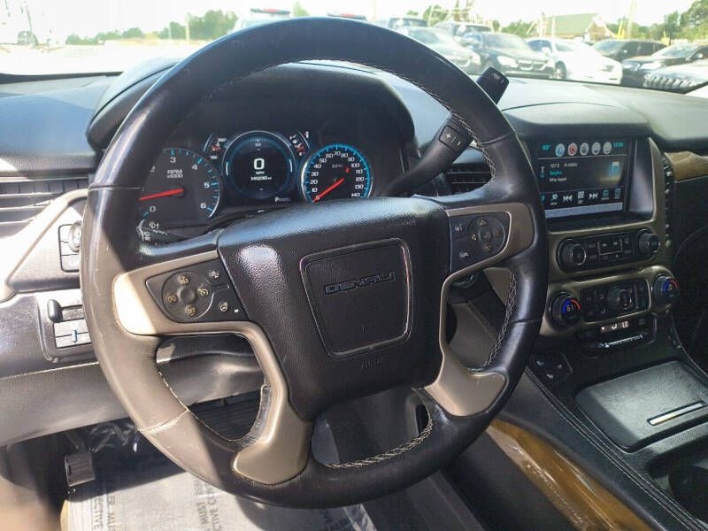 GMC Yukon 2WD 4dr Denali 2017 GMC Yukon 2WD 4dr Denali 2017