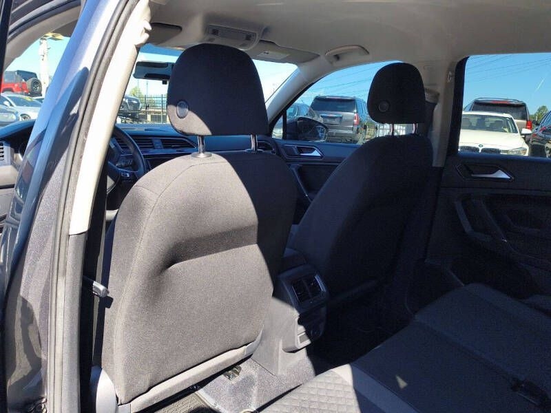 Volkswagen Tiguan 2.0T S FWD 2018 Volkswagen Tiguan 2.0T S FWD 2018