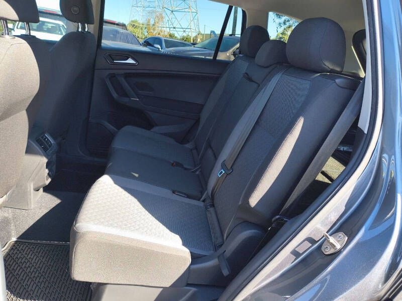 Volkswagen Tiguan 2.0T S FWD 2018 Volkswagen Tiguan 2.0T S FWD 2018