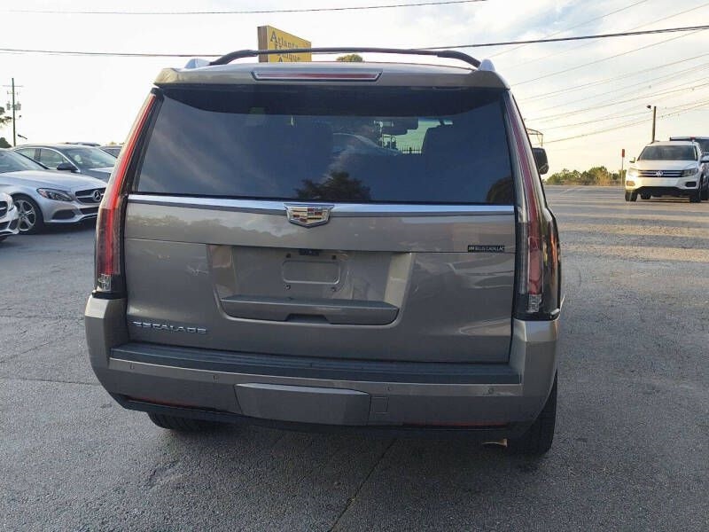 Cadillac Escalade 4WD 4dr Luxury 2018 Cadillac Escalade 4WD 4dr Luxury 2018