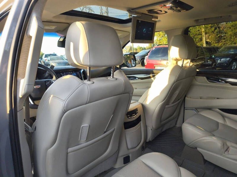 Cadillac Escalade 4WD 4dr Luxury 2018 Cadillac Escalade 4WD 4dr Luxury 2018