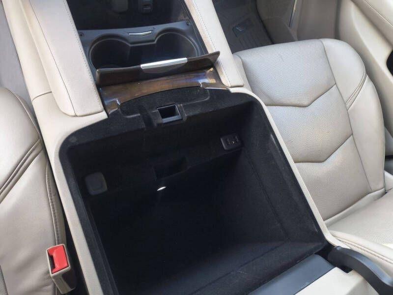 Cadillac Escalade 4WD 4dr Luxury 2018