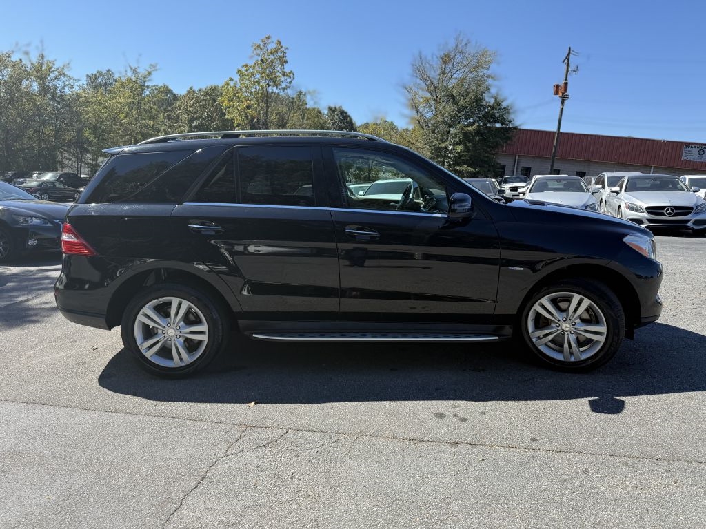 Mercedes-Benz M-Class 4MATIC 4dr ML 350 2012 Mercedes-Benz M-Class 4MATIC 4dr ML 350 2012